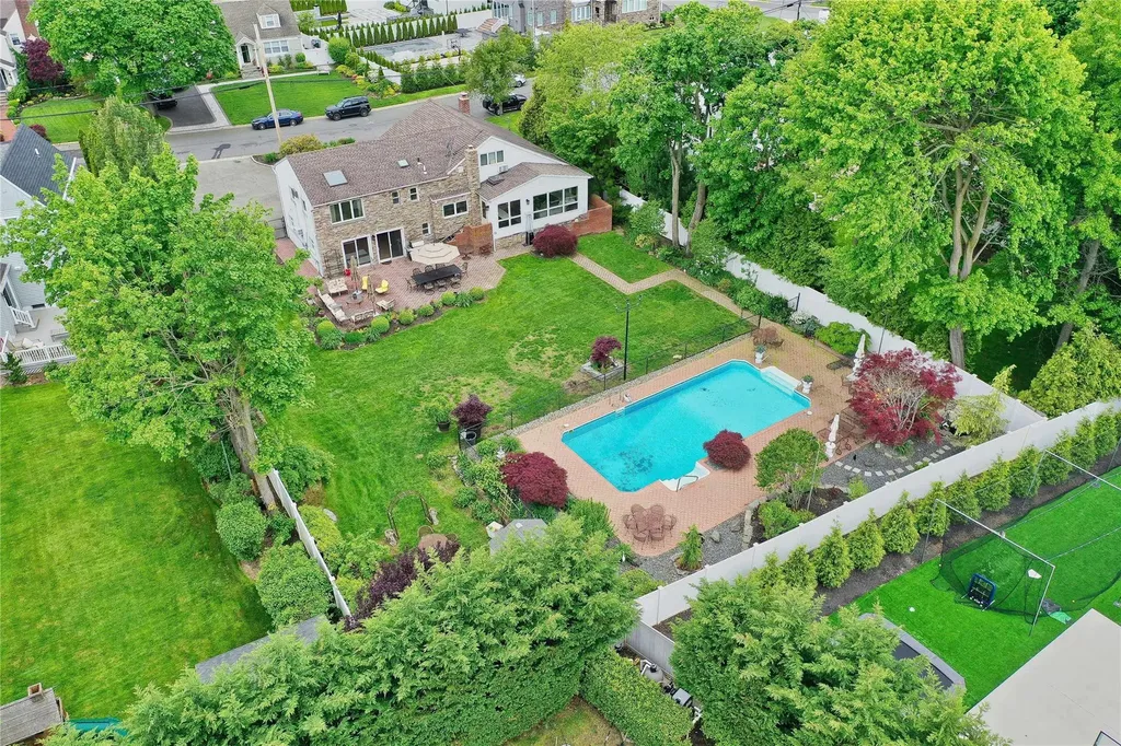 2525 Beverly Road Merrick NY 11566