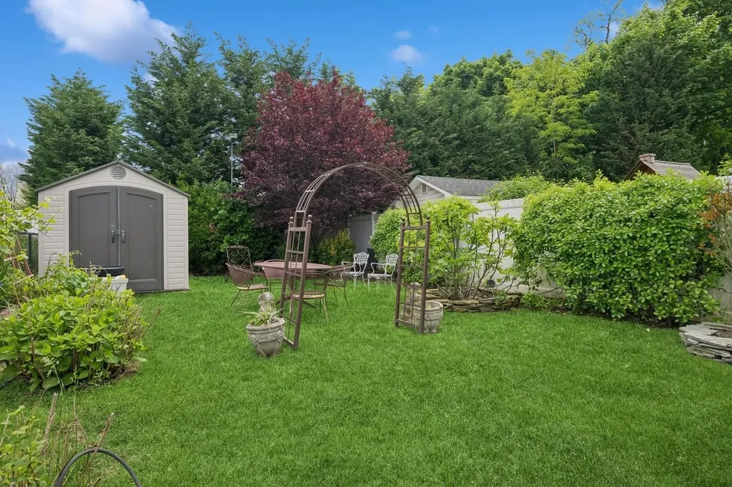2525 Beverly Road Merrick NY 11566
