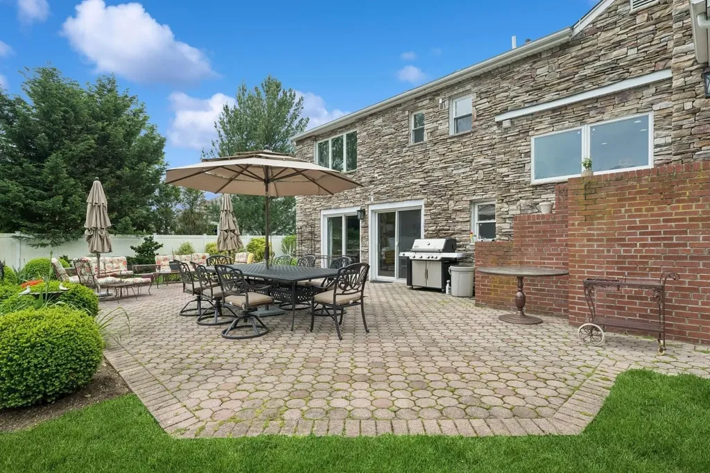 2525 Beverly Road Merrick NY 11566
