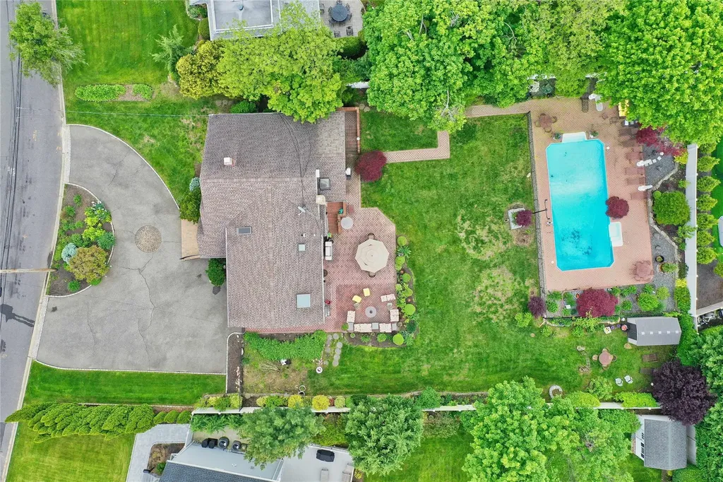 2525 Beverly Road Merrick NY 11566