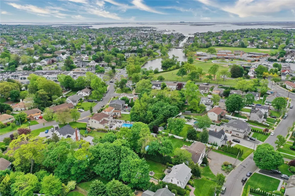 2525 Beverly Road Merrick NY 11566