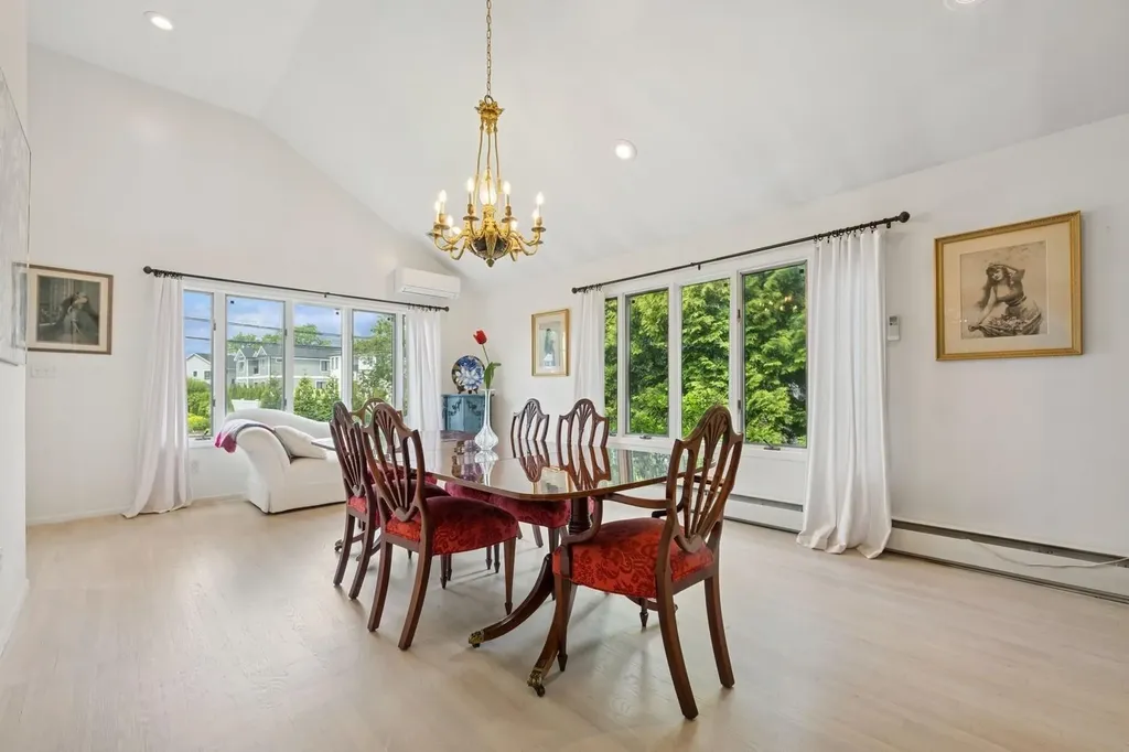 2525 Beverly Road Merrick NY 11566