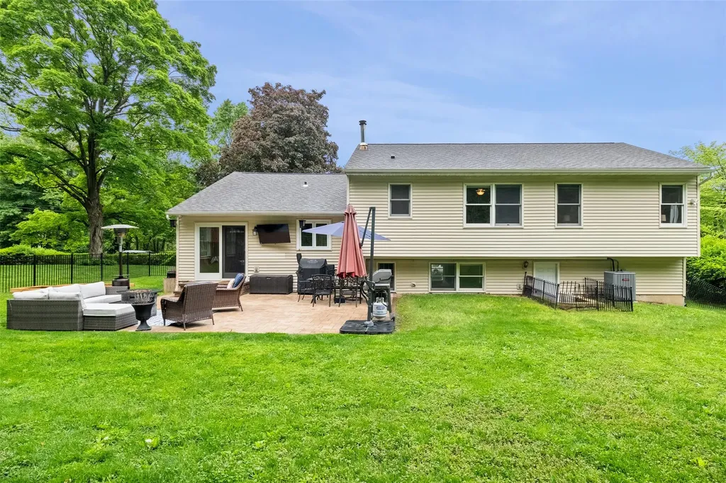 3 Westview Drive Poughkeepsie NY 12603