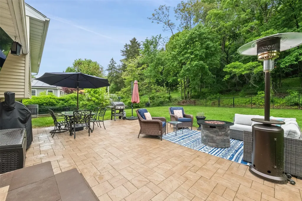 3 Westview Drive Poughkeepsie NY 12603