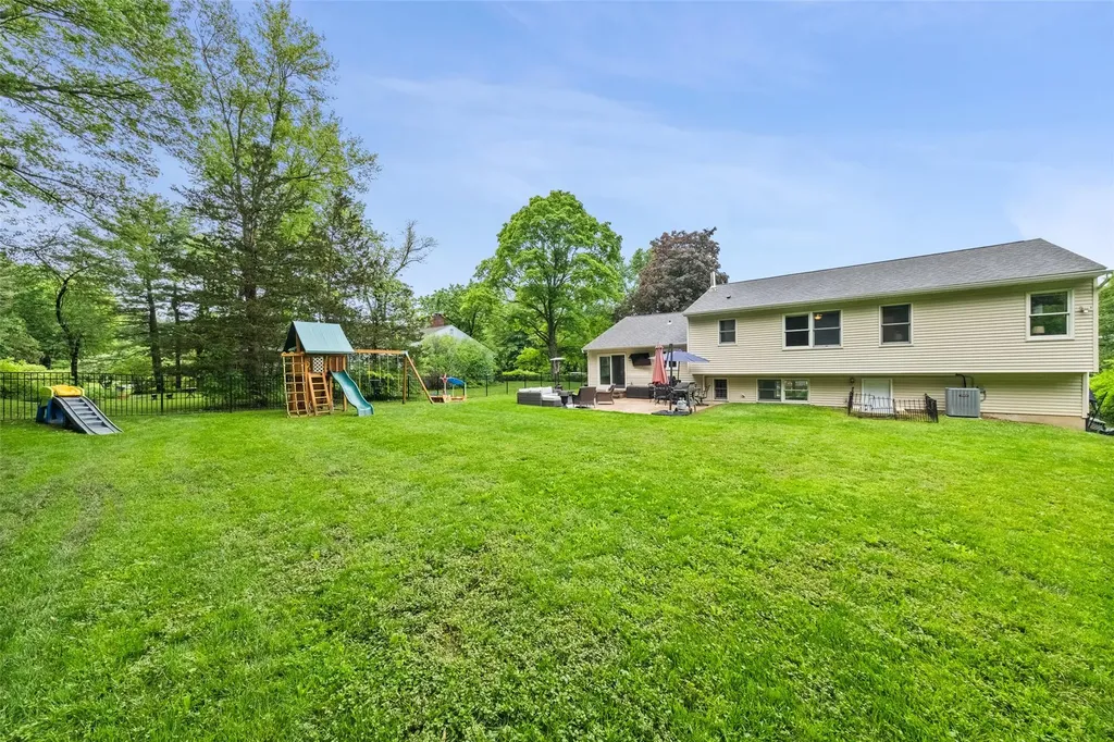 3 Westview Drive Poughkeepsie NY 12603