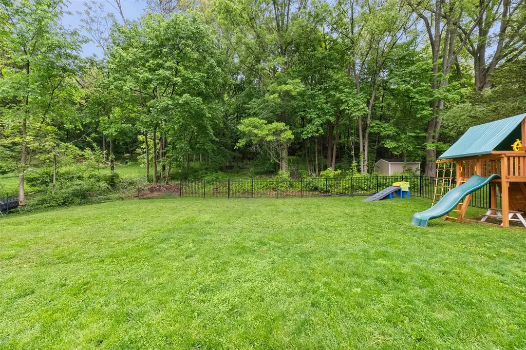 3 Westview Drive Poughkeepsie NY 12603
