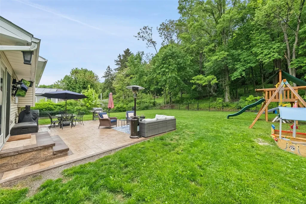 3 Westview Drive Poughkeepsie NY 12603