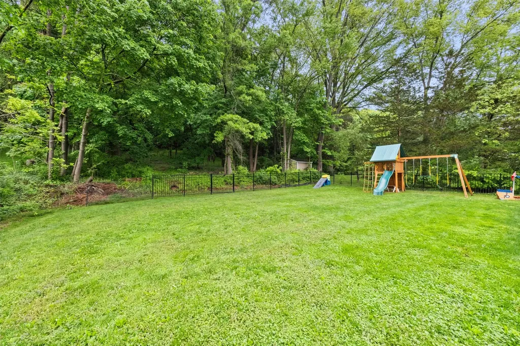 3 Westview Drive Poughkeepsie NY 12603