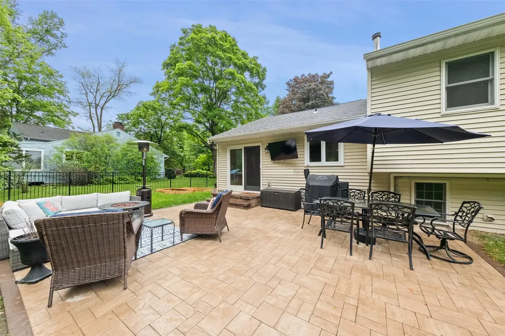 3 Westview Drive Poughkeepsie NY 12603