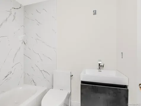 65 W 2nd Street Mount Vernon NY 10550