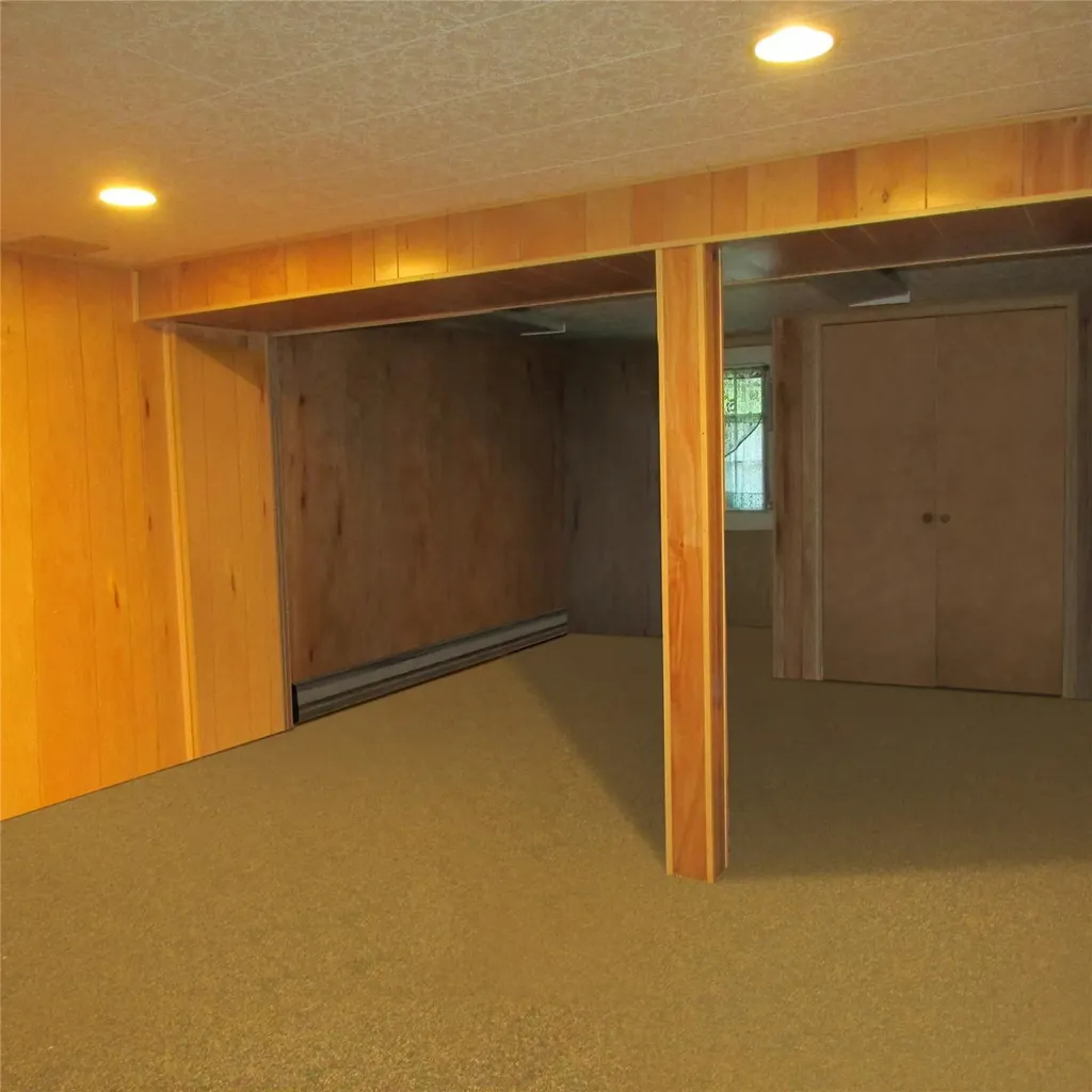 13 Surrey Lane New Hyde Park NY 11040
