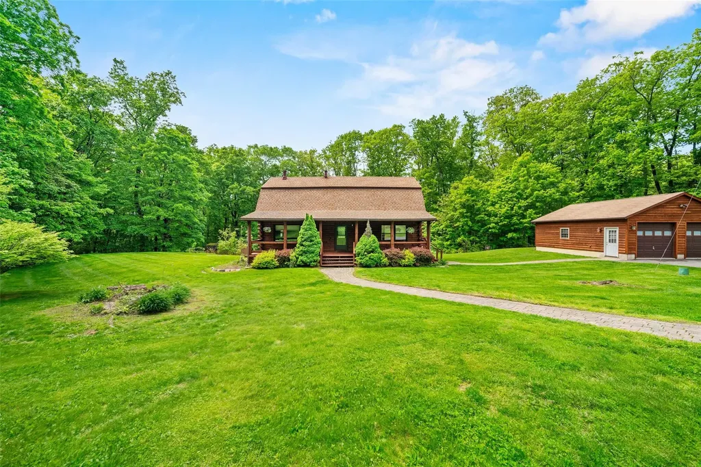 430 Strawridge Road Wallkill NY 12589