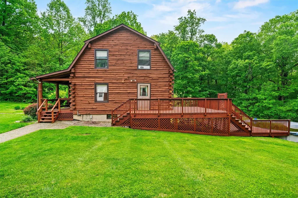 430 Strawridge Road Wallkill NY 12589