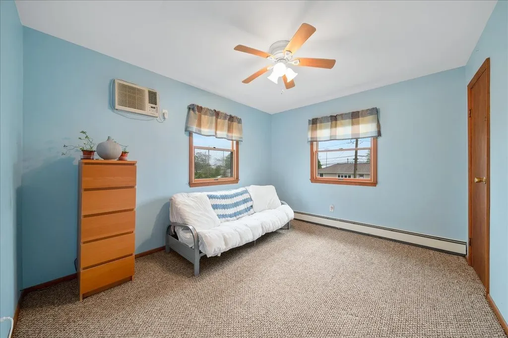 803 Granada Parkway Lindenhurst NY 11757
