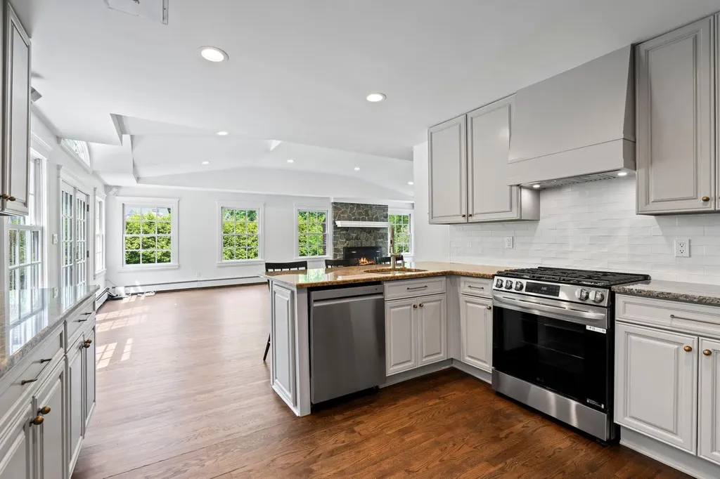 125 Midland Street Cold Spring Harbor NY 11724