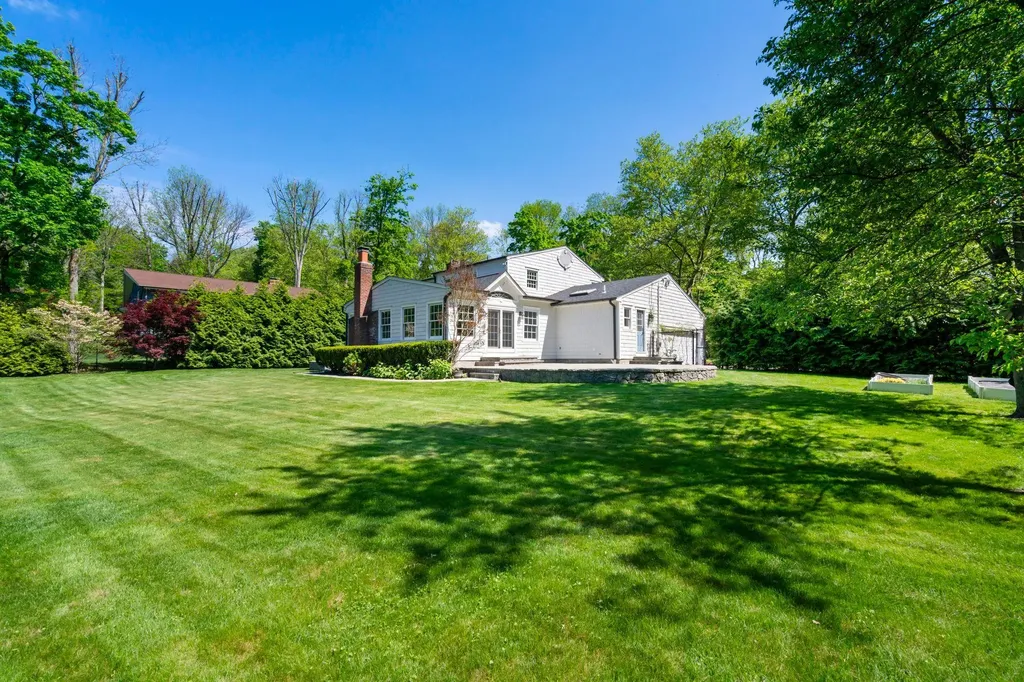 125 Midland Street Cold Spring Harbor NY 11724