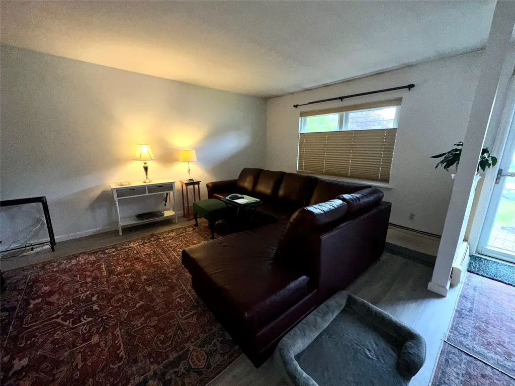 23 Hawkins Path Coram NY 11727