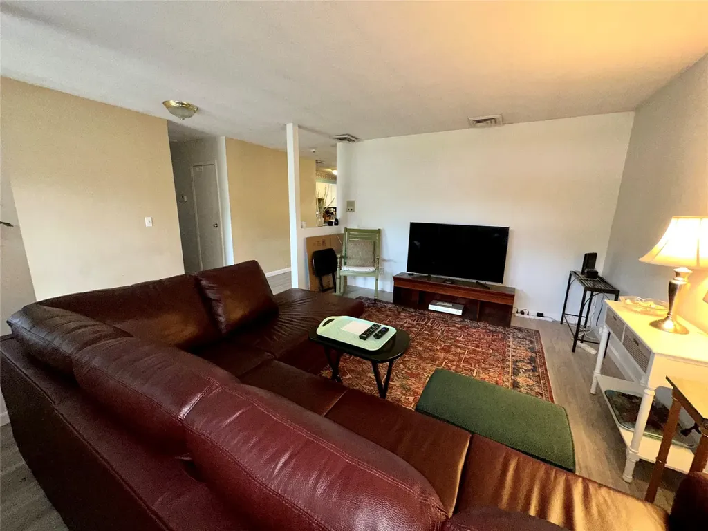 23 Hawkins Path Coram NY 11727