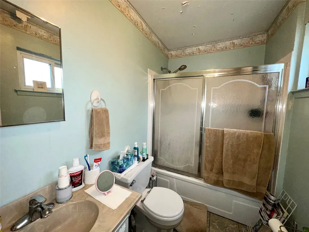 23 Hawkins Path Coram NY 11727