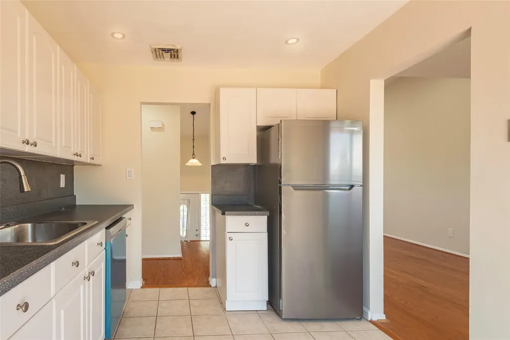 2515 S Seamans Neck Road Seaford NY 11783