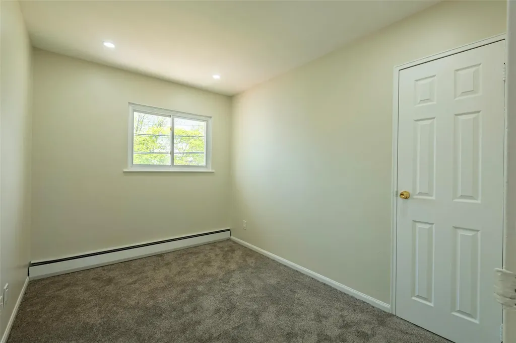 2515 S Seamans Neck Road Seaford NY 11783
