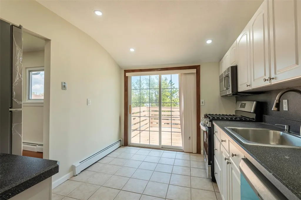 2515 S Seamans Neck Road Seaford NY 11783