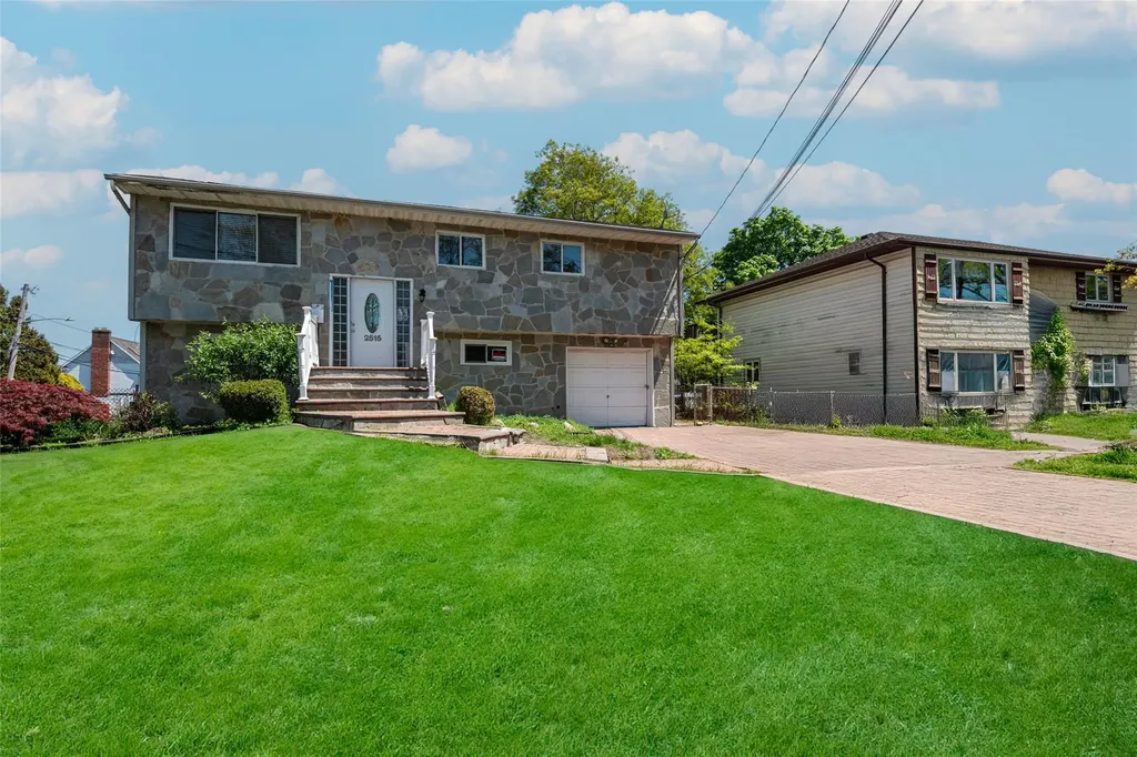 2515 S Seamans Neck Road Seaford NY 11783