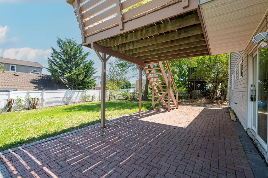 2515 S Seamans Neck Road Seaford NY 11783