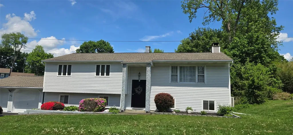 26 Stonecrest Drive New Windsor NY 12553