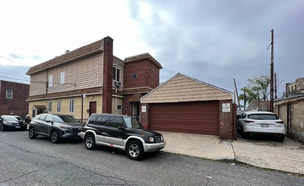60-85 55 Street Maspeth NY 11378