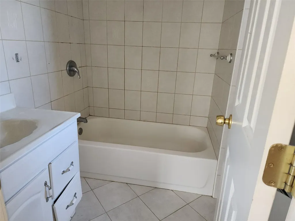 32 Swan River Street Patchogue NY 11772
