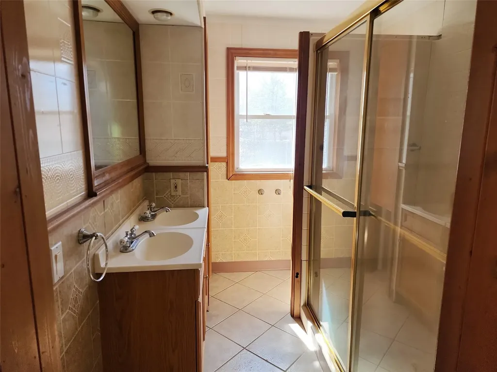 32 Swan River Street Patchogue NY 11772