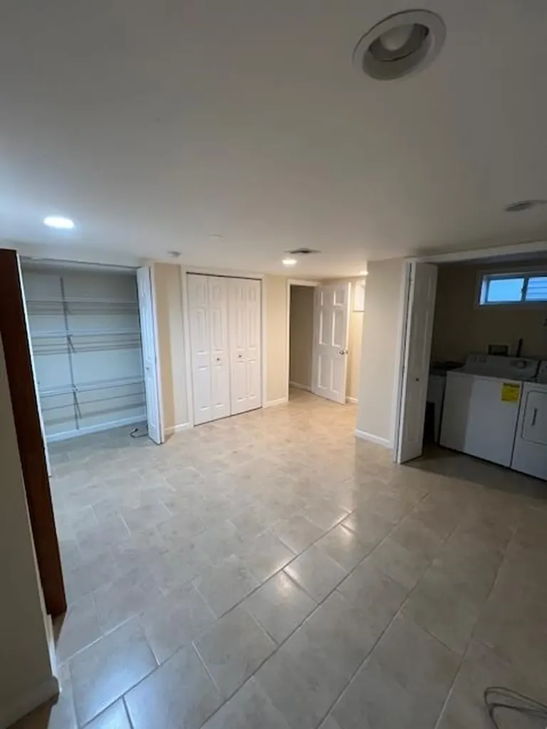 16 Meldon Avenue Albertson NY 11507