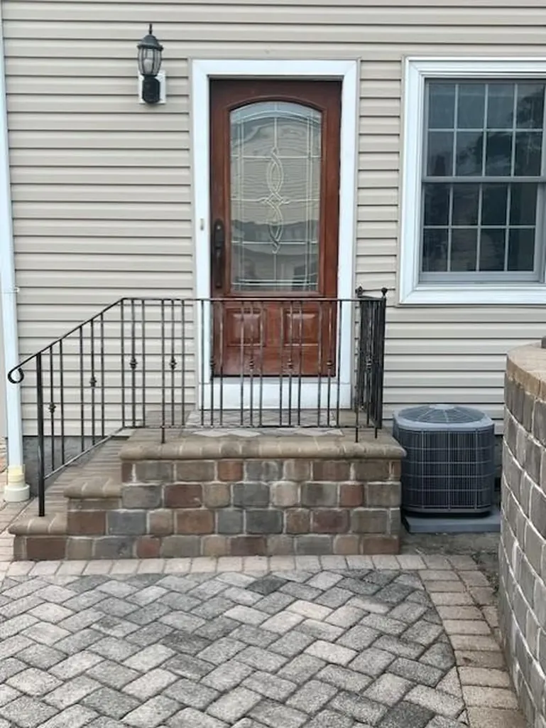 16 Meldon Avenue Albertson NY 11507