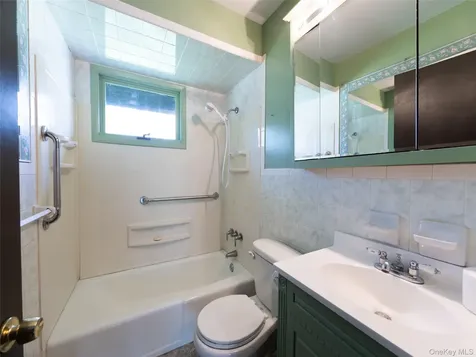 61 Reinhardt Road Middletown NY 10940