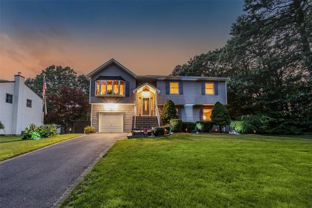 2 Anthony Lane Holbrook NY 11741