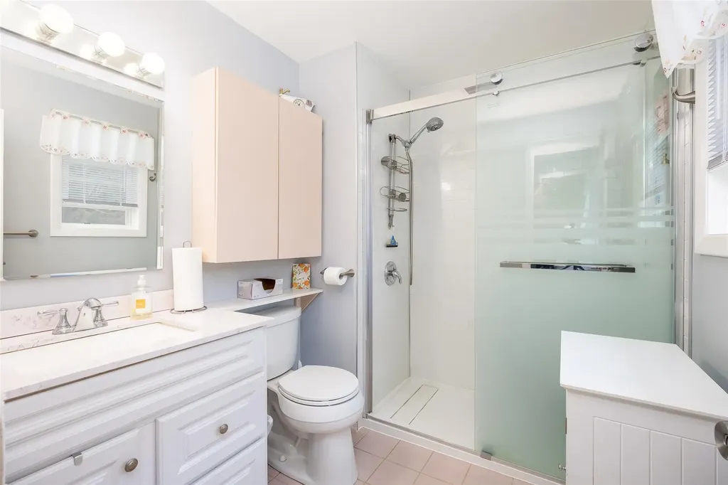 2 Anthony Lane Holbrook NY 11741