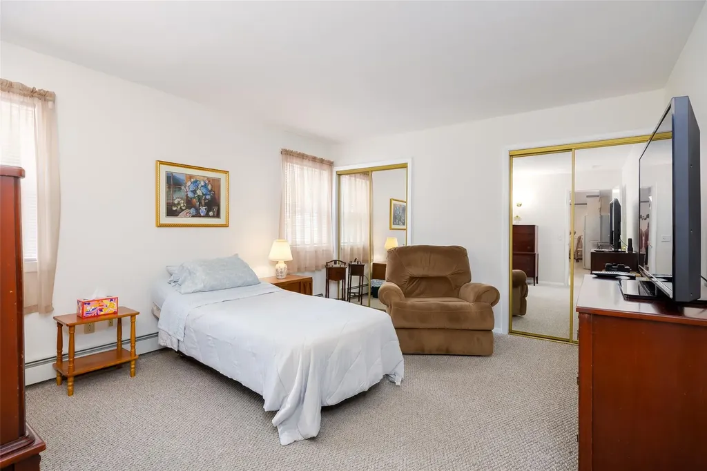 2 Anthony Lane Holbrook NY 11741