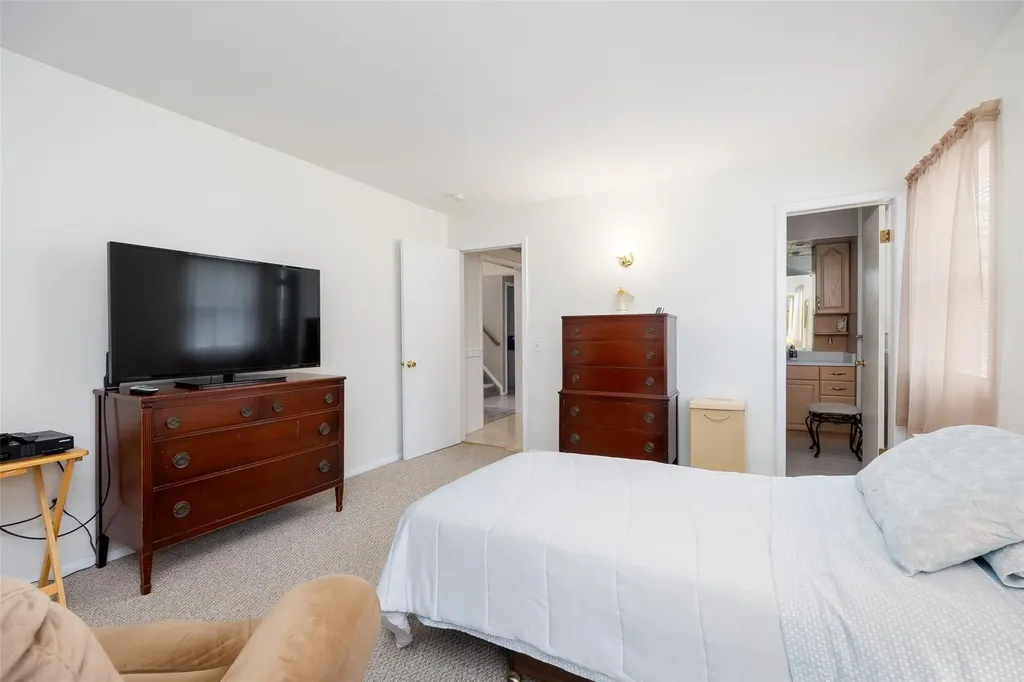 2 Anthony Lane Holbrook NY 11741