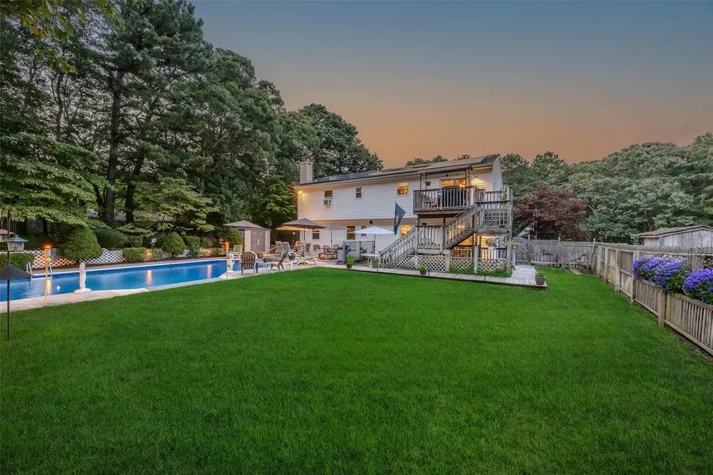 2 Anthony Lane Holbrook NY 11741