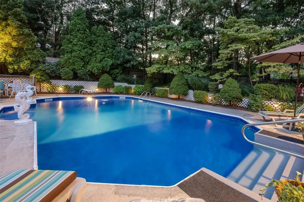 2 Anthony Lane Holbrook NY 11741