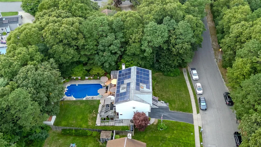 2 Anthony Lane Holbrook NY 11741