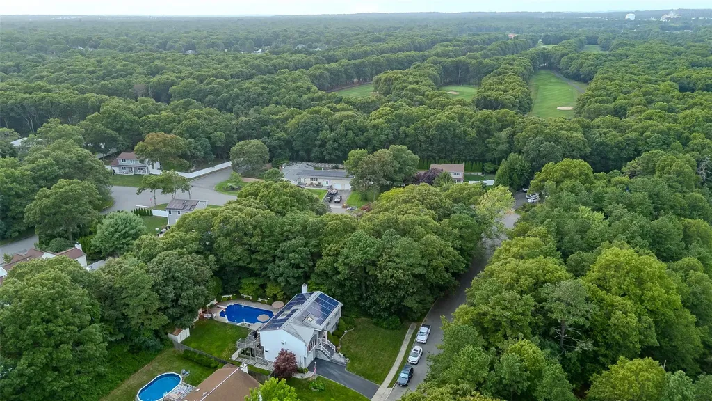 2 Anthony Lane Holbrook NY 11741