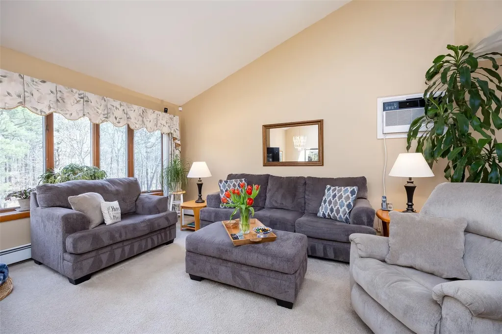 2 Anthony Lane Holbrook NY 11741