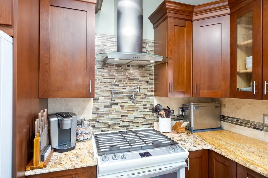 21 Coventry Lane Smithtown NY 11787