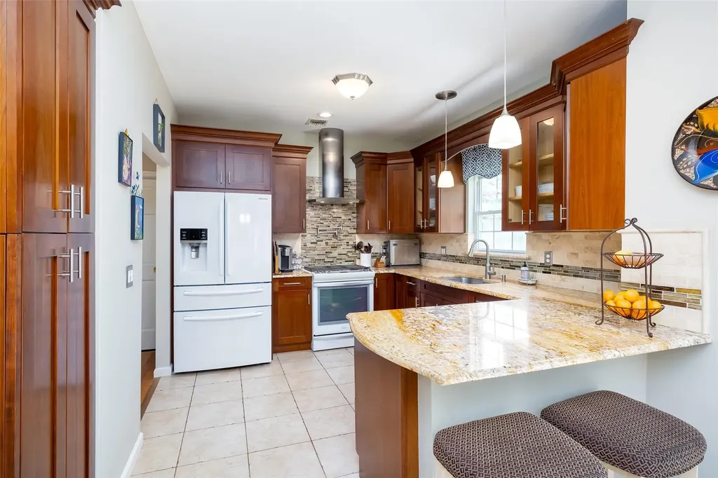 21 Coventry Lane Smithtown NY 11787