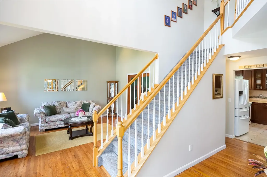 21 Coventry Lane Smithtown NY 11787