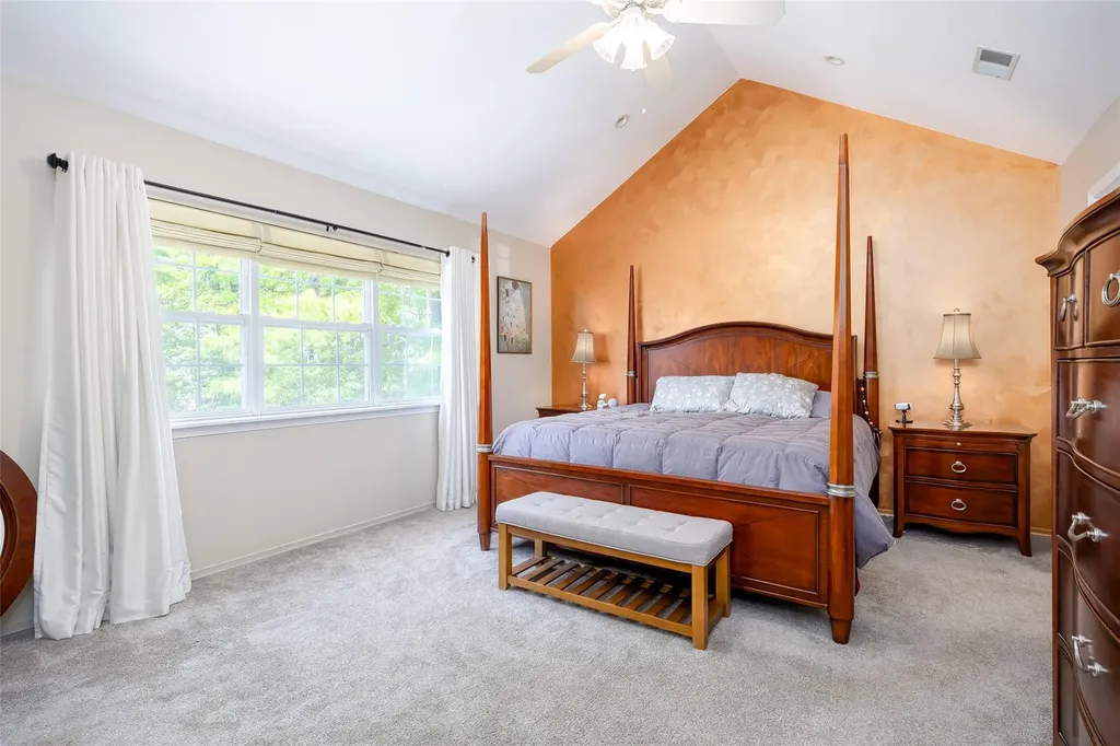 21 Coventry Lane Smithtown NY 11787