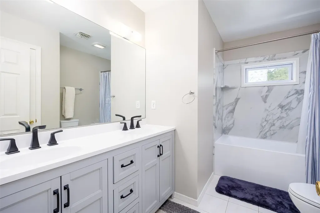 21 Coventry Lane Smithtown NY 11787