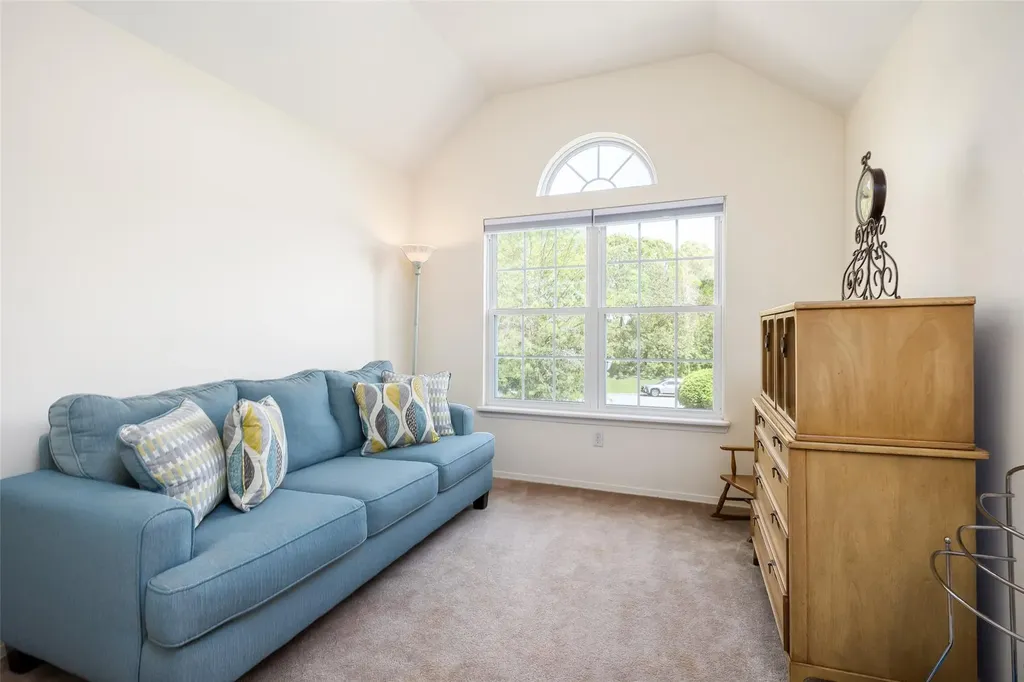 21 Coventry Lane Smithtown NY 11787